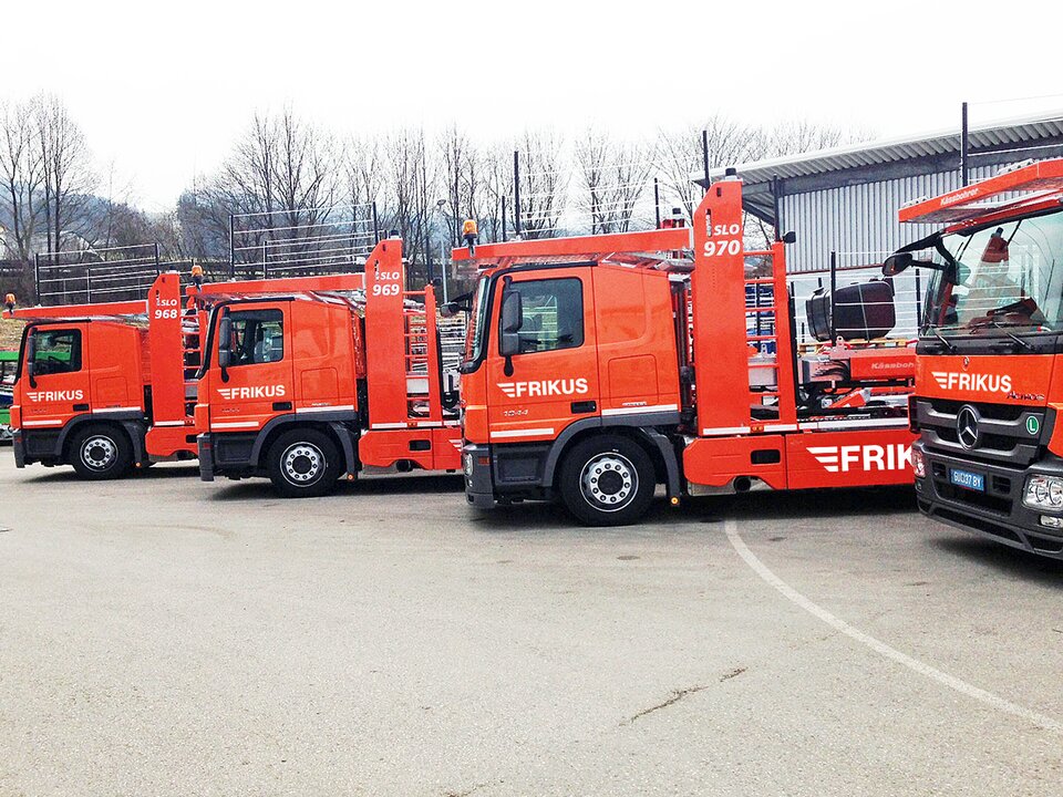 Anreihung von Autotransportern Nahaufnahme.