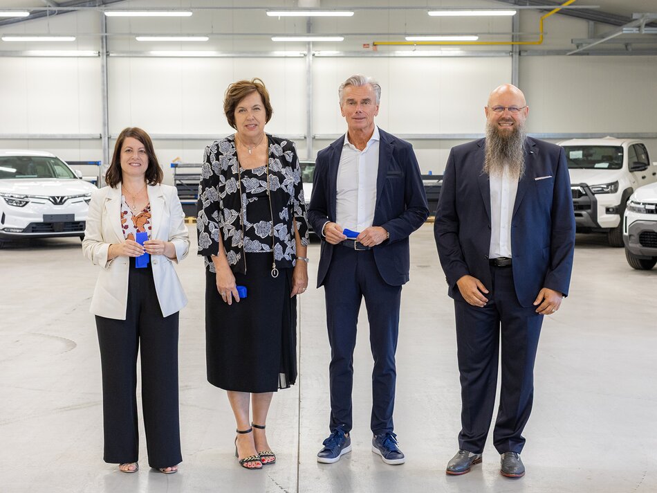 Gruppenfoto - Zwei Damen und zwei Herren bei 30-jährigem Jubiläum von Avtoservis Koper