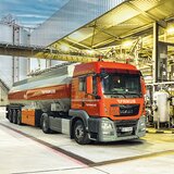 Tankfahrzeug bei Mineralölfirma.